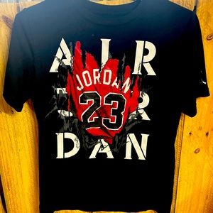 Air Jordan AJ5 Boys XL T-Shirt Black youth